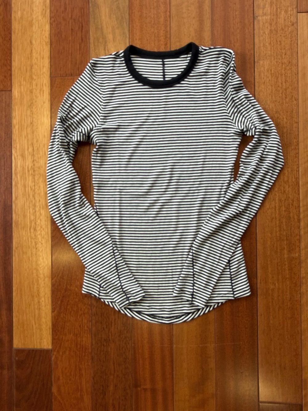 🖤 PERFECT CONDITION!! lululemon hold tight black/white striped Long-Sleeve Tee 🖤